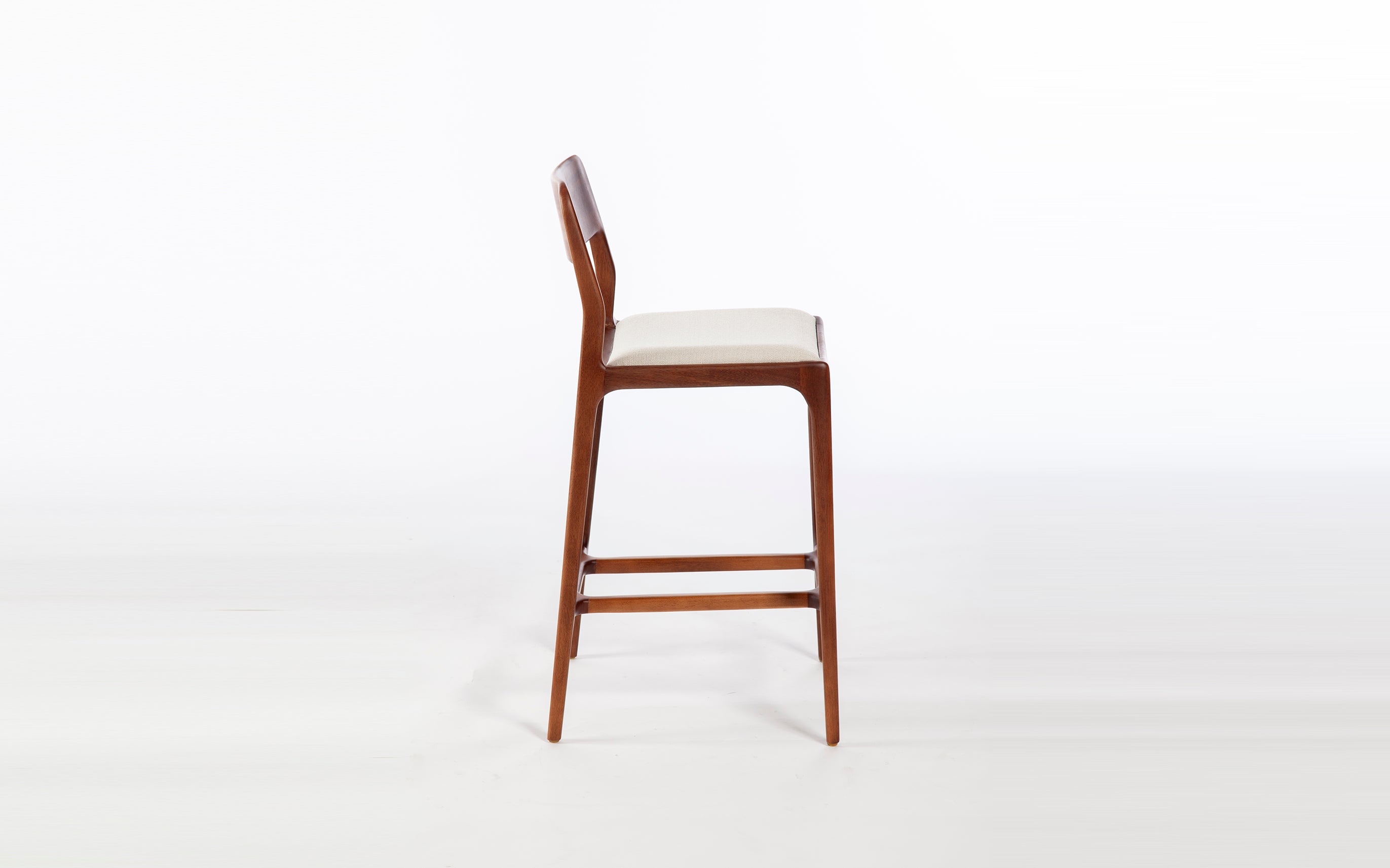 Banqueta Maia, assento 65cm