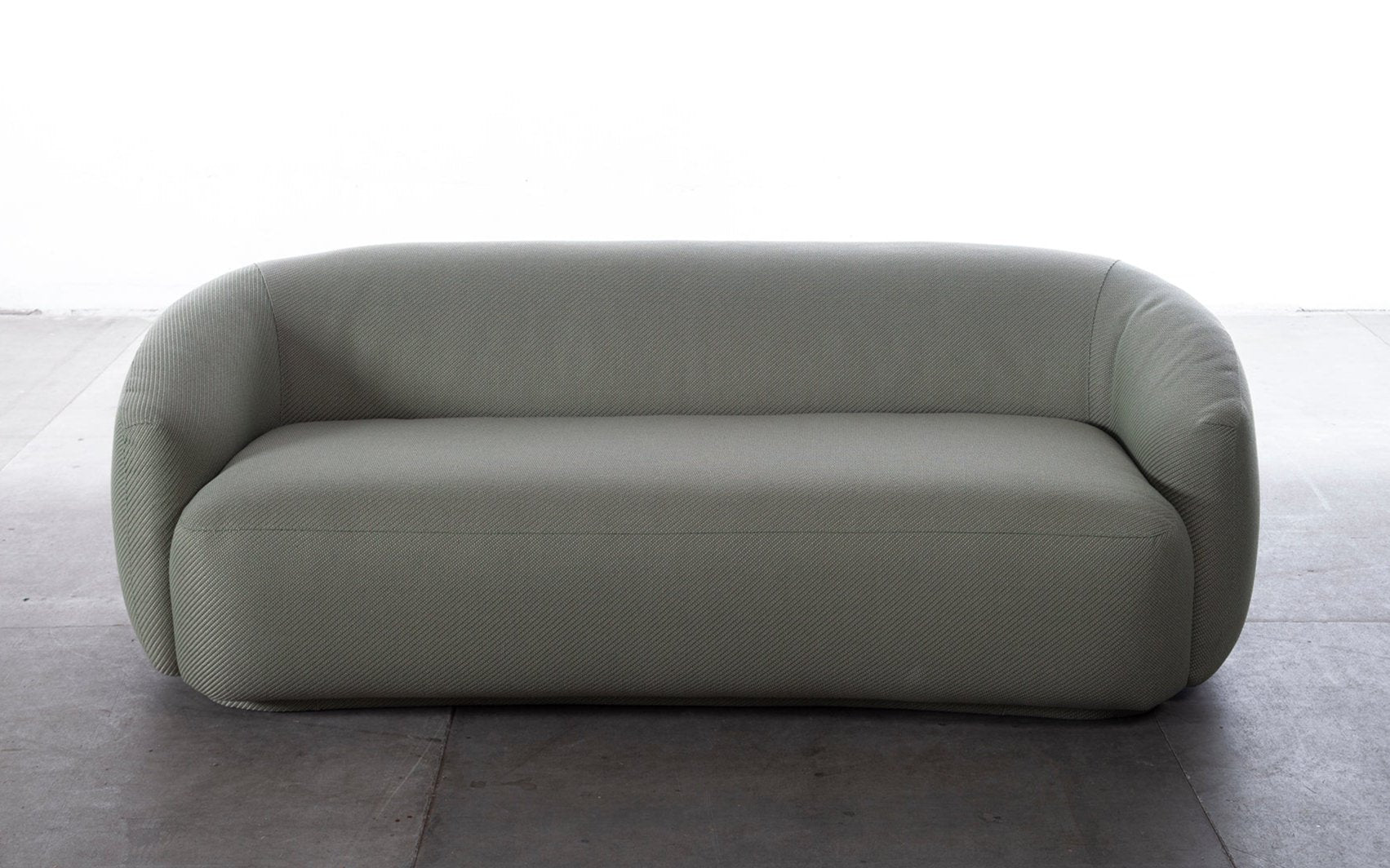Sofa Fluffy (2.00)
