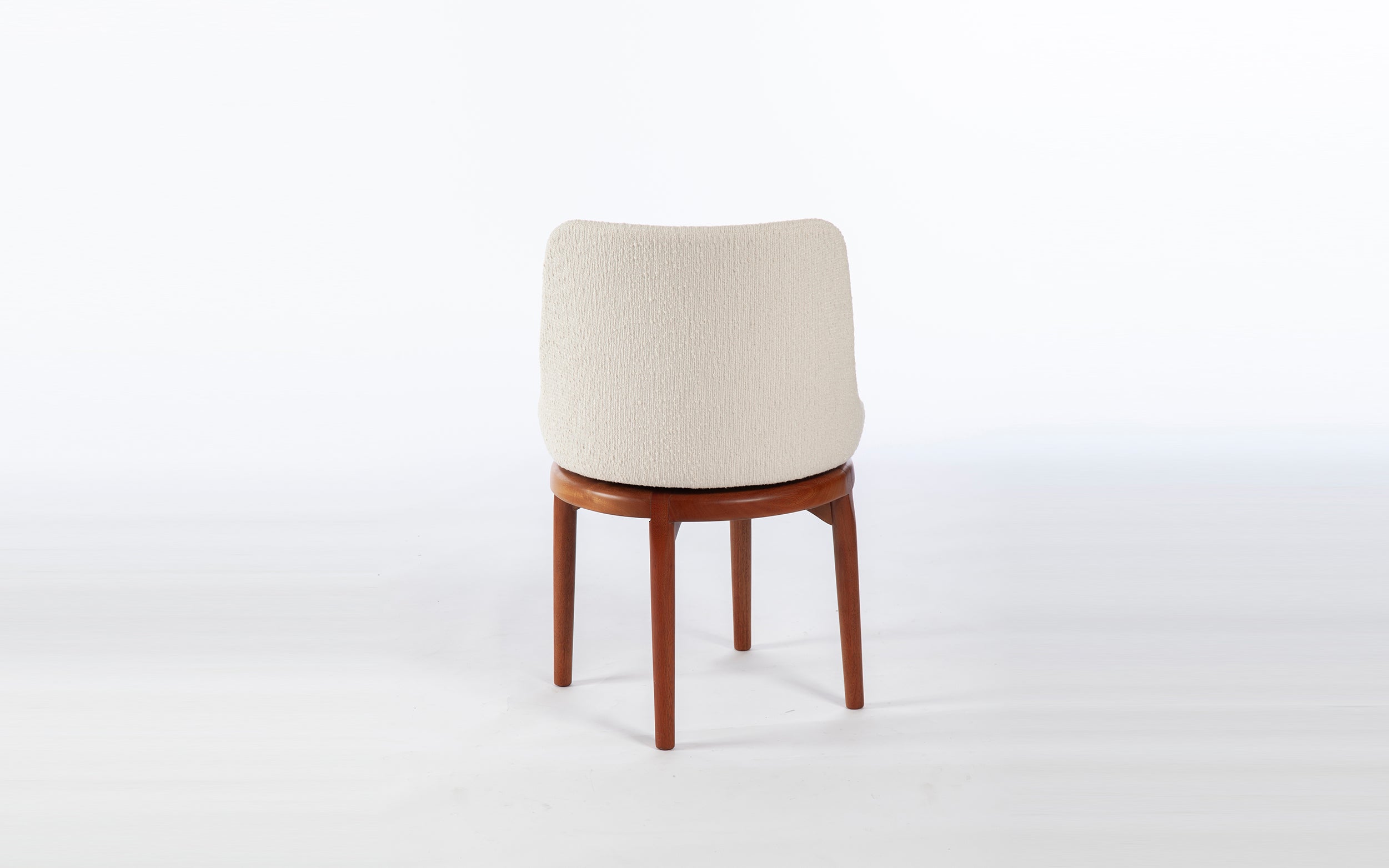 Cadeira Tina, Giratória