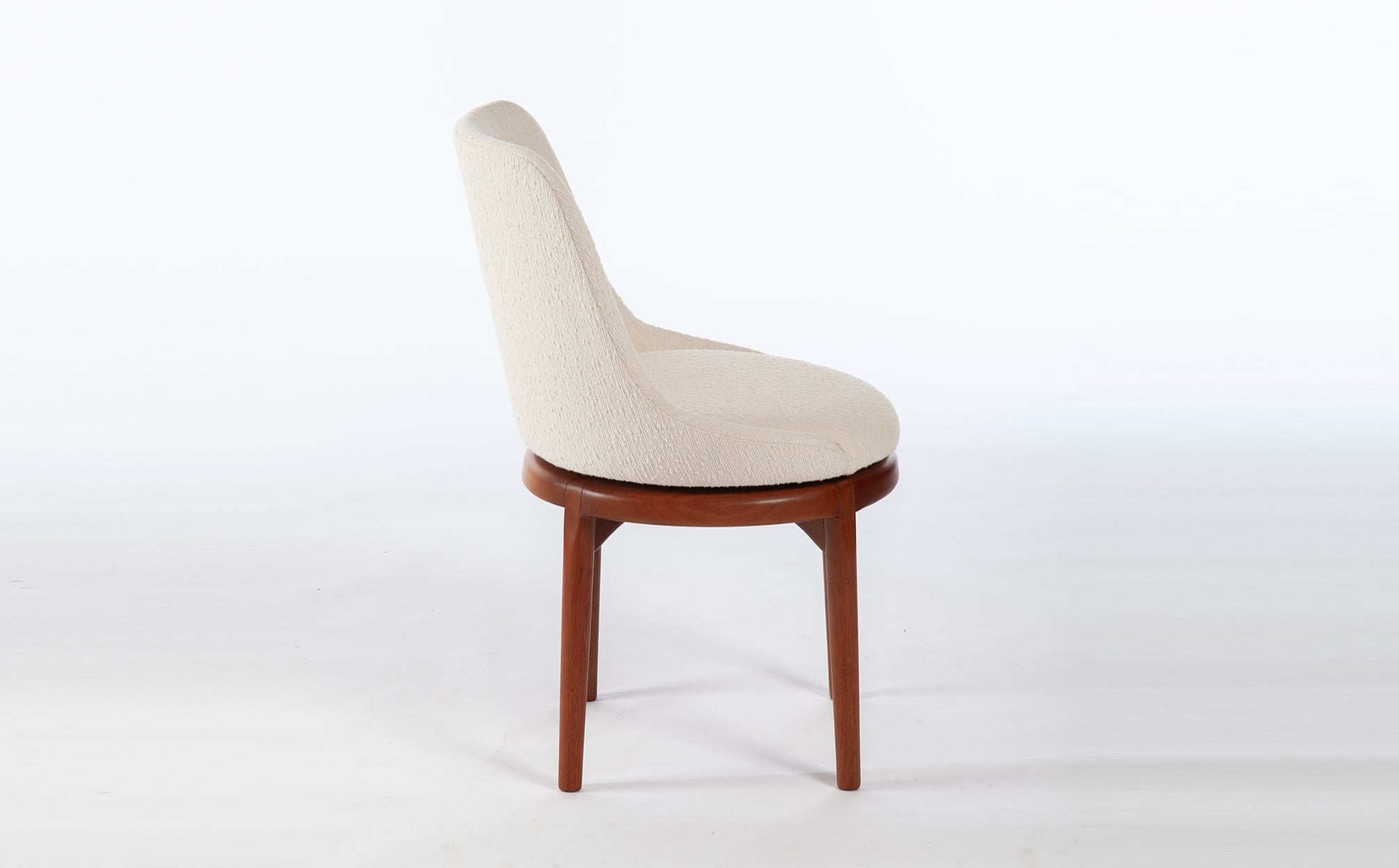 Cadeira Tina, Giratória