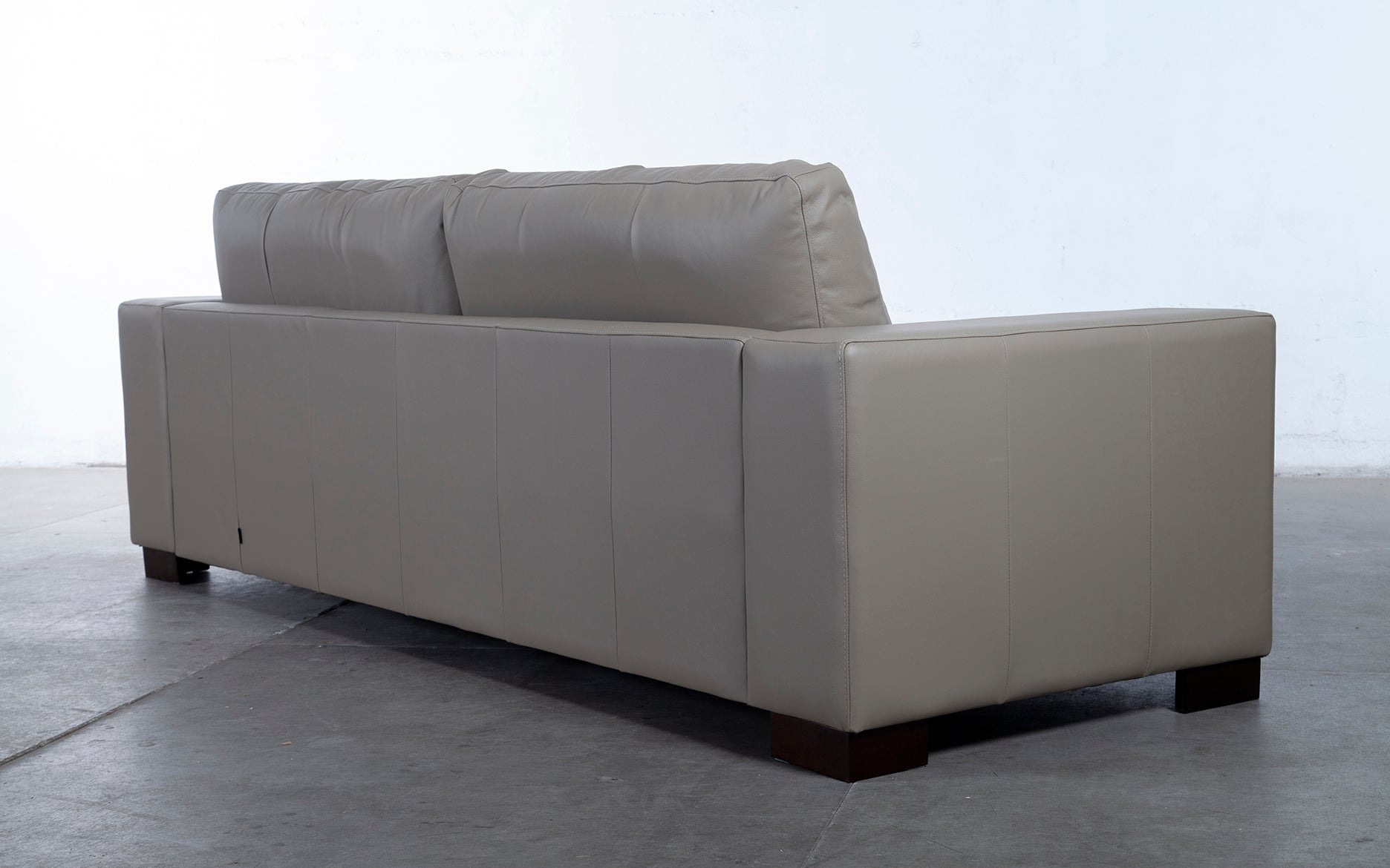 Sofa Dominó, Couro Natural (2.40)