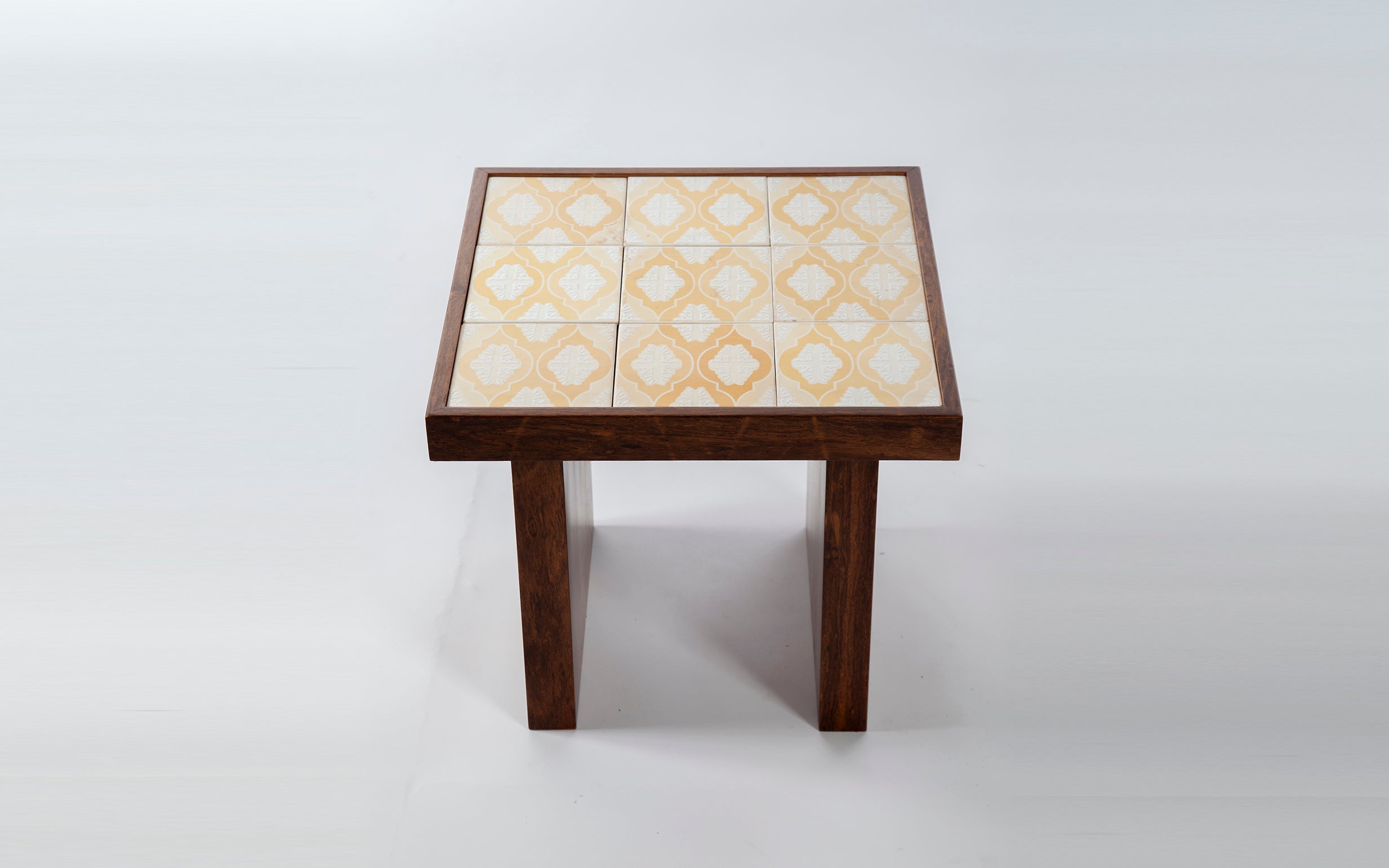 Mesa Lateral Tile