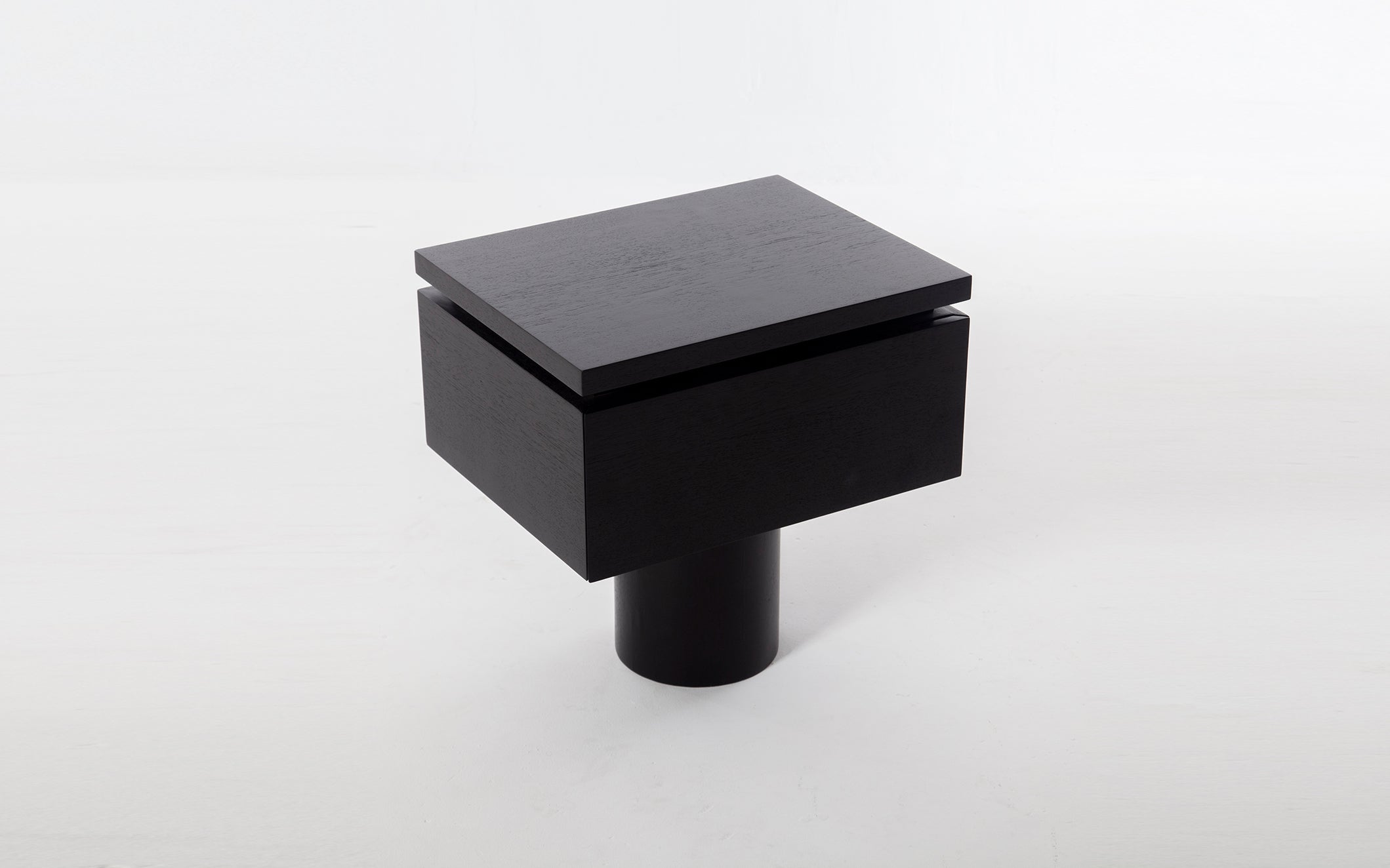 Mesa de Cabeceira Baldrame