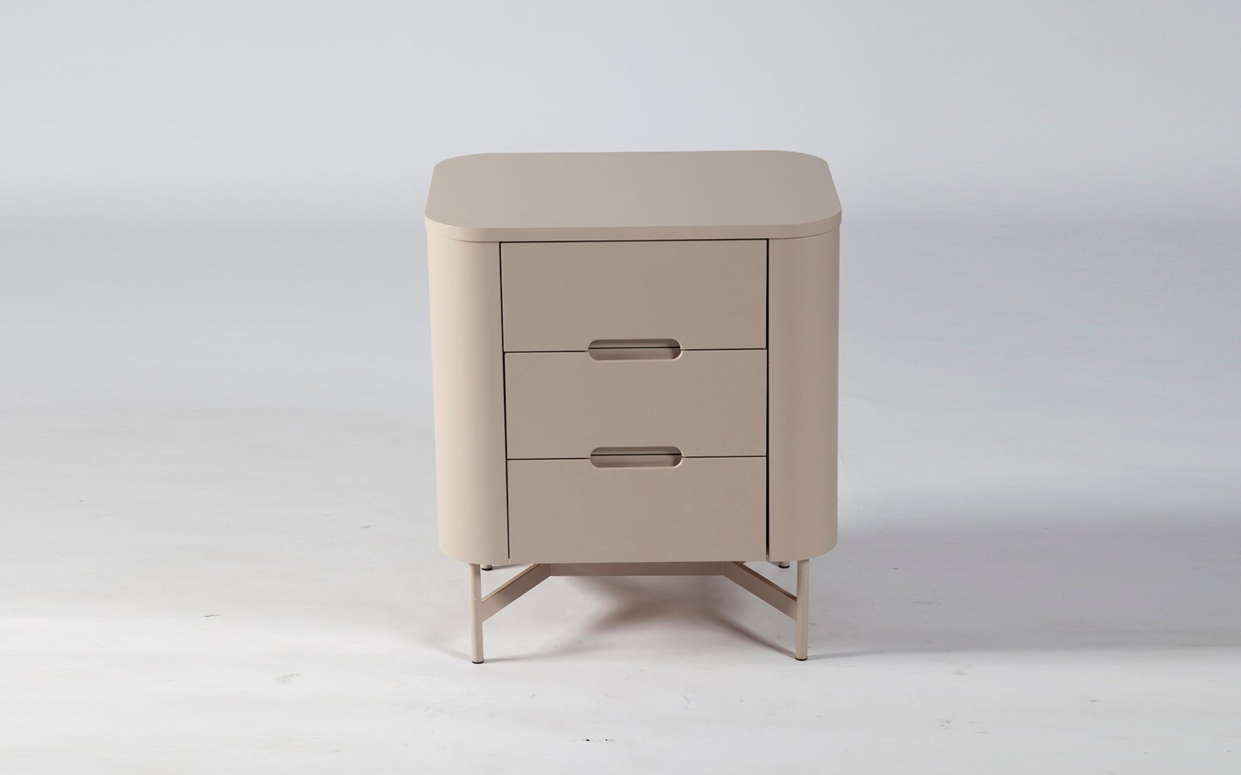 Mesa de cabeceira Ipanema c/ 3 Gavetas