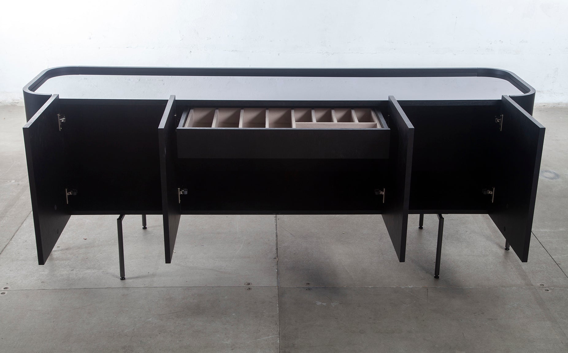 Buffet Uvaia 02 (2.00)