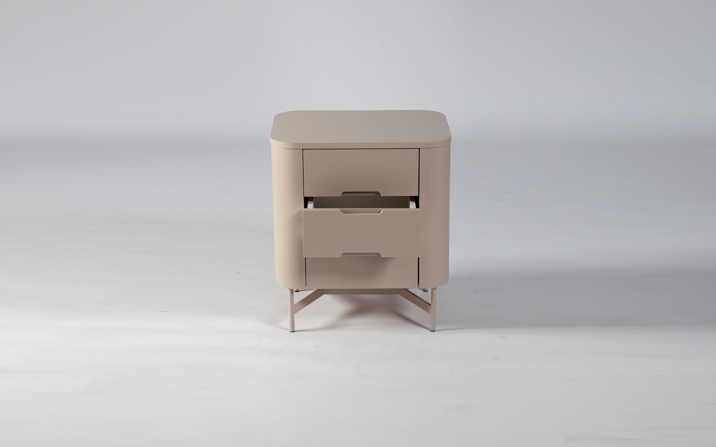 Mesa de cabeceira Ipanema c/ 3 Gavetas